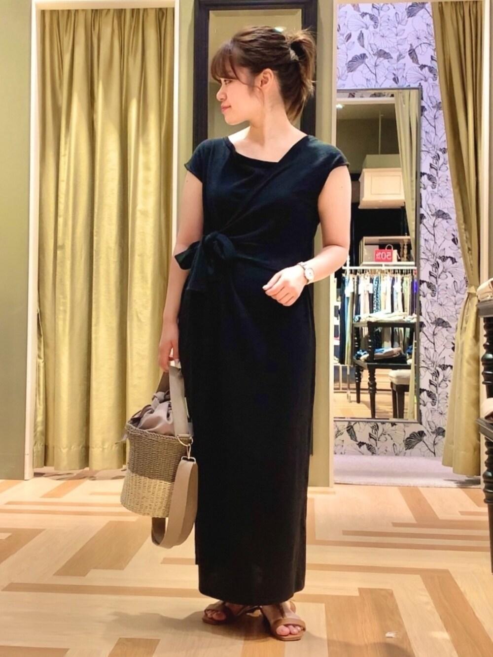 「大人コーデ、モノトーン、ブラック、ワンピース、フレンチスリーブ、低身長、低身長コーデ、プチプラ、グリーンパークス、Green Parks」｜「RAY CASSINの・RAY CASSIN サイドリボンカットワンピース＊★（ワンピース、ブラック系）」を使った、みぃーさん（レディース・153cm）の夏コーディネートの1枚目の写真