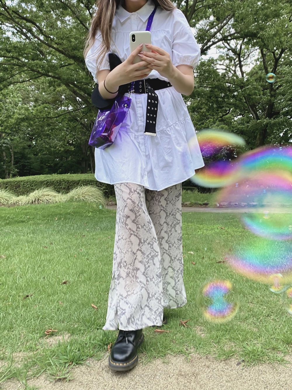 「ZARAのアイテム（シャツワンピース、ホワイト系）」を使った、774さん（レディース・167cm）の夏コーディネートの1枚目の写真