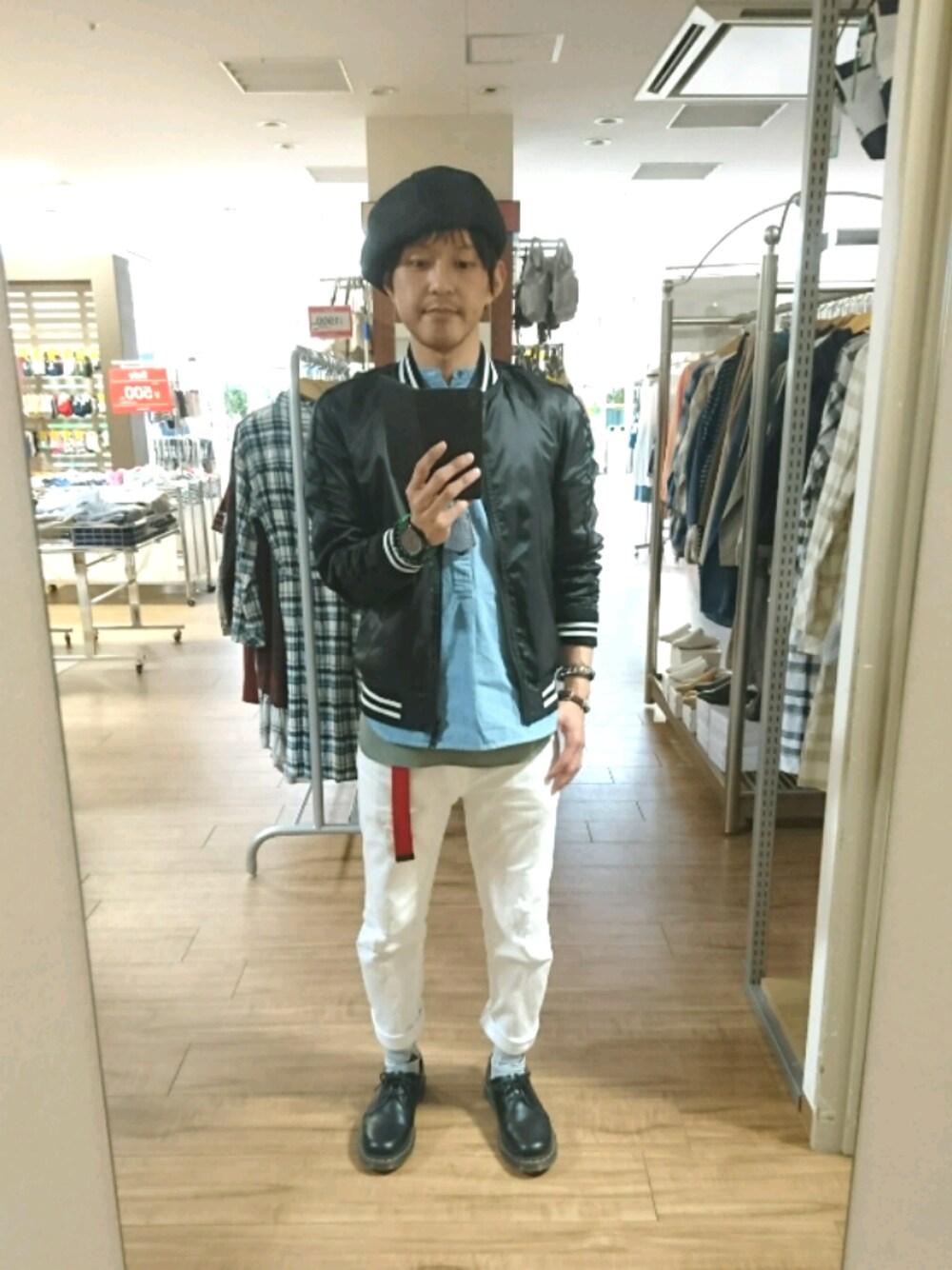 「愛はWEARを救うキャンペーン、アニマルクラブ、帽子かぶろう会、ベレー帽推奨委員会、ベレ男、大人ヤンチャ部、バナナすべりー隊、春コーデ、シンプルコーデ、オトナカジュアル」｜「no brandのアイテム（ハンチング/ベレー帽、ブラック系）」を使った、キヨキヨさん（メンズ・167cm）の春コーディネートの1枚目の写真