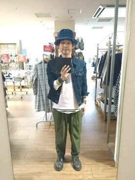 「ベレー帽推奨委員会」｜「アイテム（チノパンツ）」を使った、キヨキヨさん（メンズ・167cm）の春コーディネート