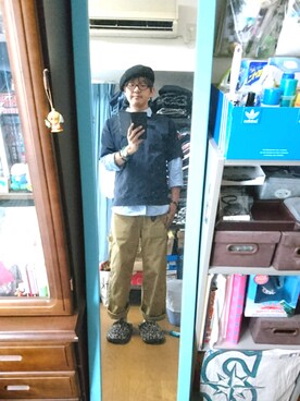 「ベレー帽推奨委員会」｜「アイテム（チノパンツ）」を使った、キヨキヨさん（メンズ・167cm）の春コーディネート