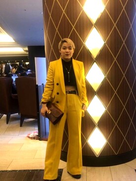 スーツジャケットを使った「黄色」の人気ファッションコーディネート 