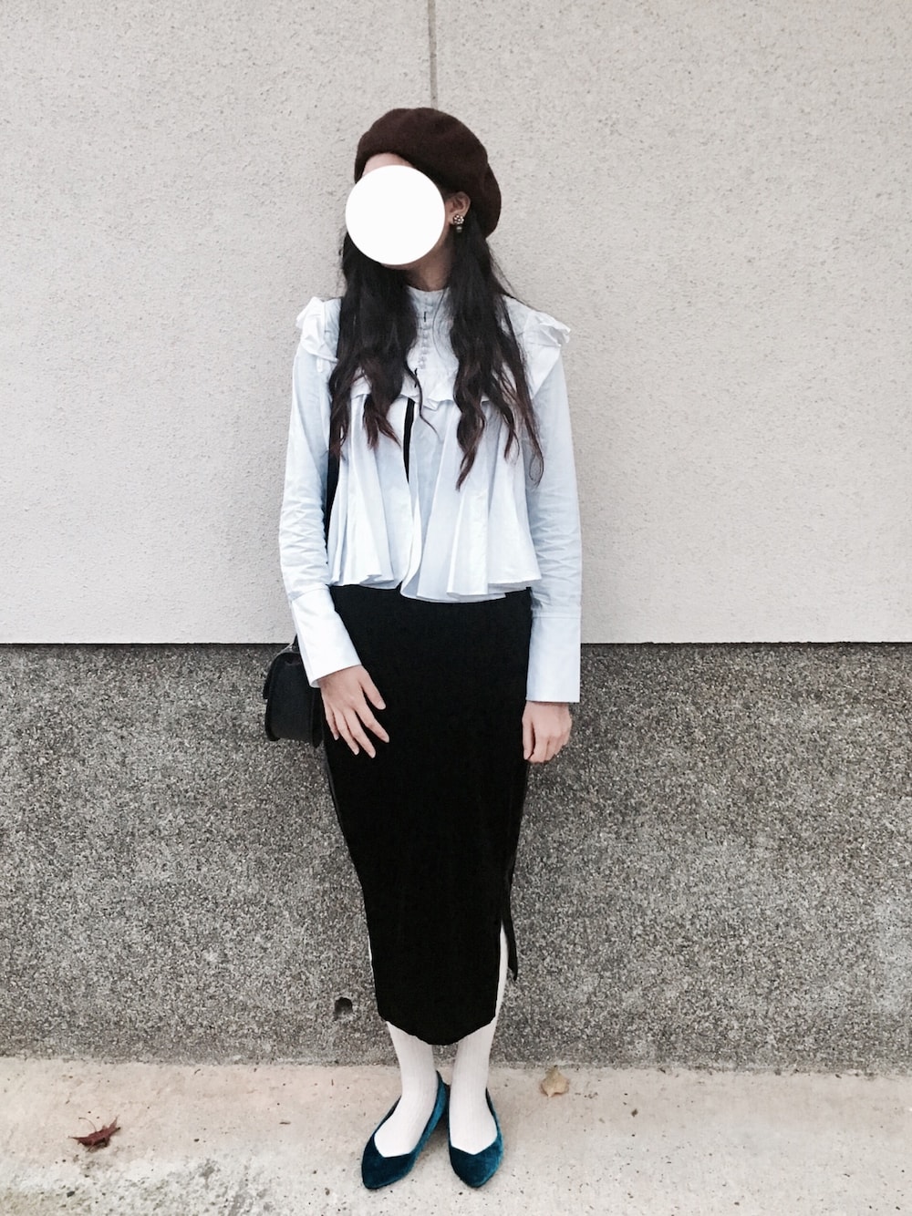 「休日スタイル、Ray BEAMS、タイトスカート、A.P.C.、ハーフムーンバック、フレンチカジュアル」｜「Ray BEAMSのsister jane / レジーナ ハーフウェイ ブラウス（シャツ/ブラウス、ホワイト系）」を使った、120303rさん（レディース・168cm）の秋コーディネートの1枚目の写真