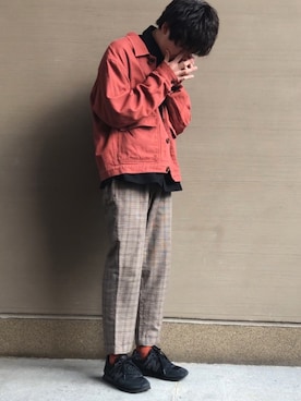 「アイテム（カバーオール、レッド系）」を使った、間井谷　勇生【大阪美容師】さん（メンズ・169cm）の秋コーディネート