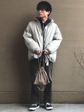 「kutir（クティール）のアイテム（ダウンジャケット/コート）」を使った、間井谷　勇生【大阪美容師】さん（メンズ・169cm）の冬コーディネート