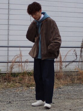 「ブルーコーデ」｜「アイテム（その他アウター）」を使った、間井谷　勇生【大阪美容師】さん（メンズ・169cm）の冬コーディネート