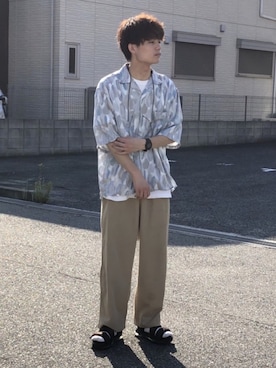 「柄シャツコーデ」｜「アイテム（財布/小物）」を使った、間井谷　勇生【大阪美容師】さん（メンズ・169cm）の夏コーディネート