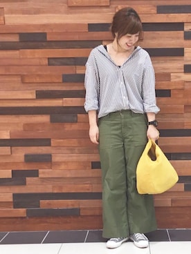 「coen（コーエン）の【新色登場・大人気・追加生産】ベイカーワイドパンツ（その他パンツ、グリーン系）」を使った、coen  あんどうさん（レディース・163cm）の夏コーディネート