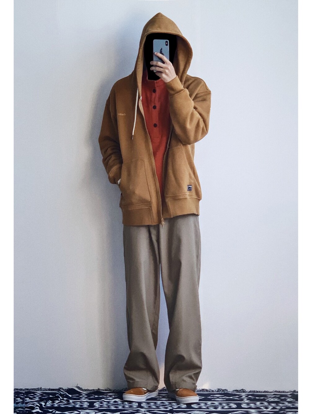 「ootd、秋のコーデ、秋コーデ、休日スタイル、休日コーデ、Proteus、VANS」｜「Proteusのアイテム（パーカー、その他）」を使った、灰白光さん（メンズ・176cm）の秋コーディネートの1枚目の写真