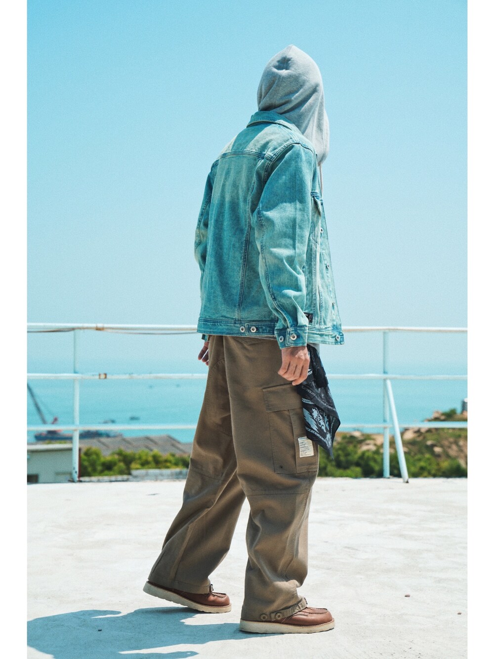 「ootd、秋のコーデ、秋コーデ、休日スタイル、休日コーデ、Proteus、RED WING」｜「Proteusのアイテム（デニムジャケット、その他）」を使った、灰白光さん（メンズ・176cm）の秋コーディネートの1枚目の写真