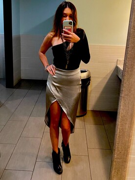 「skirt」｜「アイテム（アクセサリー）」を使った、kendallcalamusaさん（レディース・165cm）の秋コーディネート