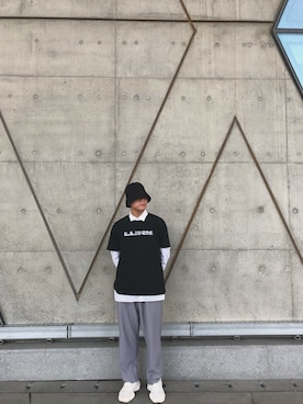 「Yeezy（イージー）のアイテム（その他シューズ）」を使った、哈庫克さん（メンズ・180cm）の冬コーディネート