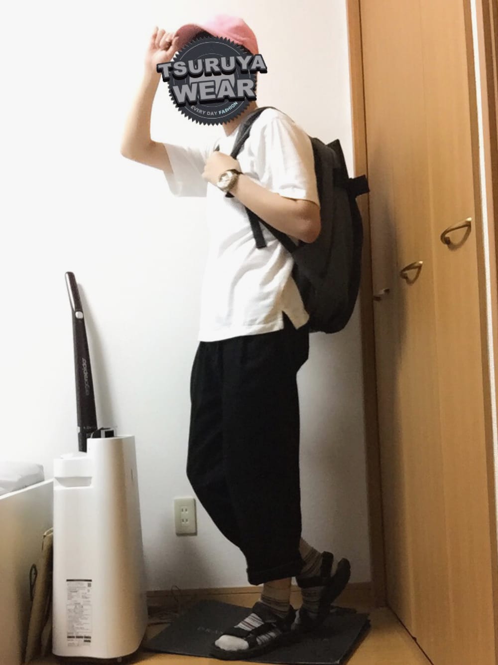 「シンプル、夏コーデ、サンダル、teva、cote&ciel、キャップ」｜「古着のアイテム（キャップ、ピンク系）」を使った、つるやさん（メンズ・173cm）の夏コーディネートの1枚目の写真
