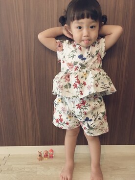 「petit main（プティマイン）のアイテム（Tシャツ/カットソー、ホワイト系）」を使った、KaNyaDeʕ·͡ˑ·ཻʔさん（キッズ・140cm）の夏コーディネート