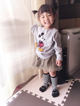 「UNIQLO（ユニクロ）のアイテム（トップス、グレー系）」を使った、KaNyaDeʕ·͡ˑ·ཻʔさん（キッズ・140cm）の秋コーディネート