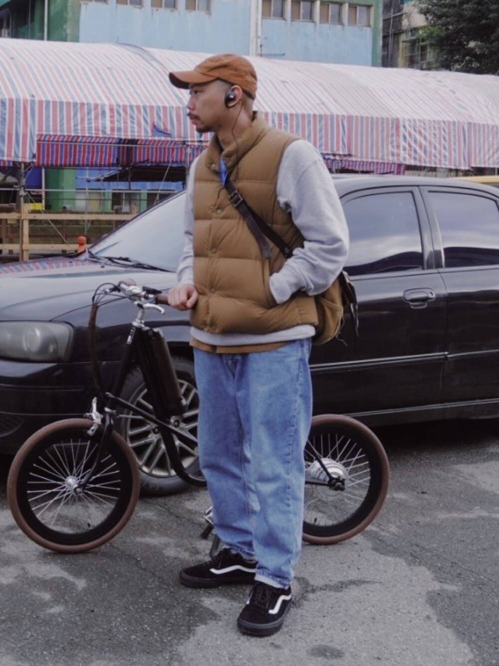 「NOAHのphoto credit: NOAH（帽子、ブラウン系）」を使った、Sauce さん（メンズ・172cm）の冬コーディネートの1枚目の写真