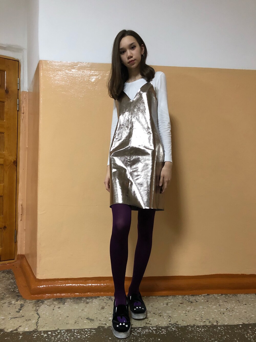 「asosのアイテム（ドレス、シルバー系）」を使った、Alexandra さん（レディース・179cm）の春コーディネートの1枚目の写真