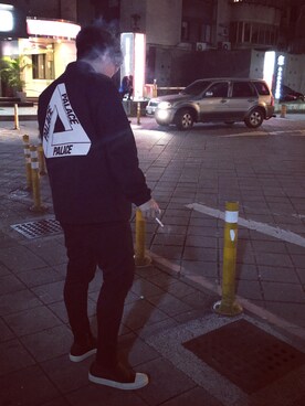 「palace」｜「アイテム（ジャケット/アウター）」を使った、Sさん（メンズ・176cm）の春コーディネート