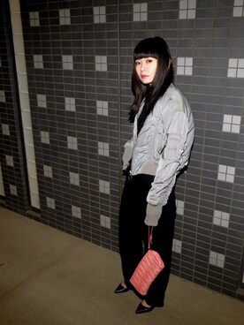 「miu miu（ミュウミュウ）のアイテム（クラッチバッグ）」を使った、wc__gnさん（レディース・158cm）の春コーディネート
