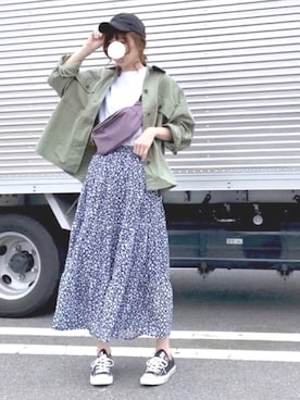 「ティアードスカート」｜「アイテム（ミリタリージャケット）」を使った、YOSSYさん（レディース・165cm）の春コーディネート