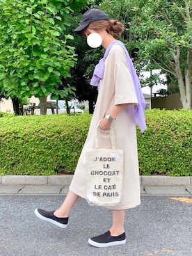 「たすき掛け」｜「アイテム（スリッポン）」を使った、YOSSYさん（レディース・165cm）の夏コーディネート