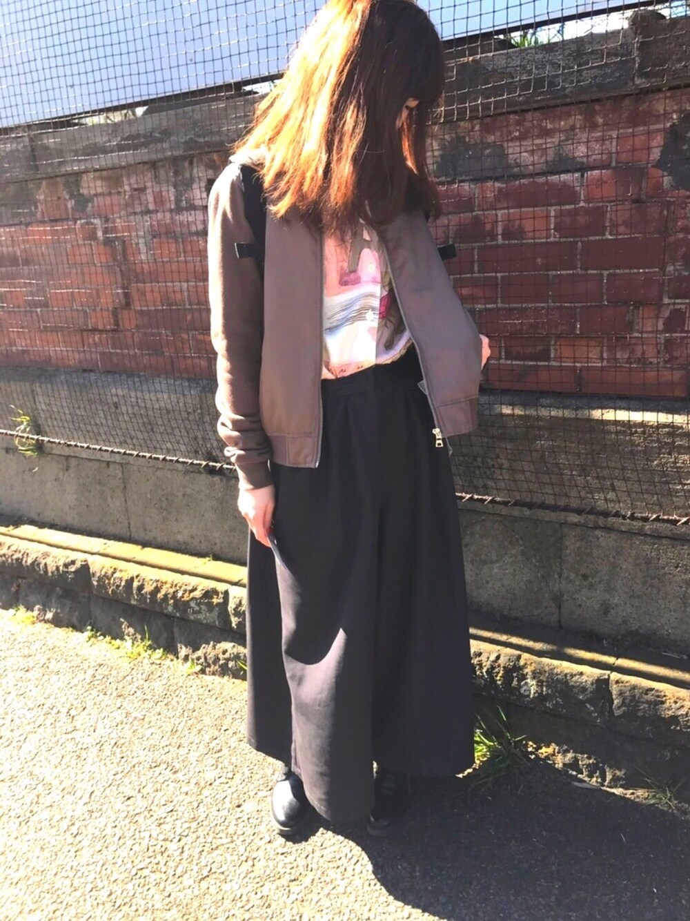 「柄シャツ、studio clip、ガウチョパンツ、古着、used、ブルゾン、FOREVER 21、ピンク、黒リュック、古着MIX」｜「FOREVER 21のアイテム（ブルゾン、ブラウン系）」を使った、えぬぬさん（レディース・156cm）の冬コーディネートの1枚目の写真