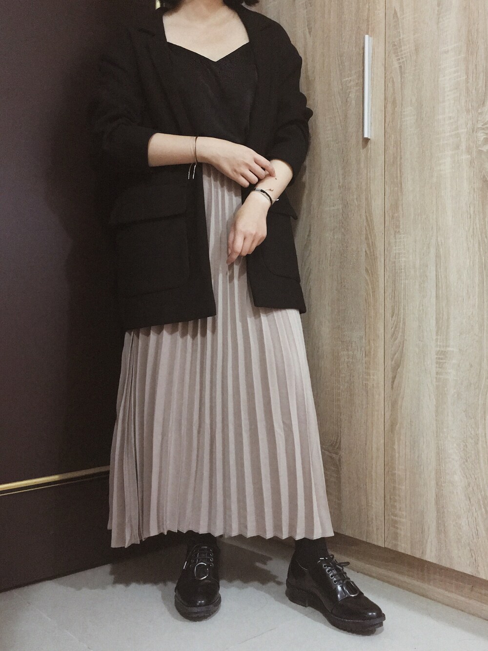 「blazer」｜「MEIER.Qのアイテム（チューブトップ、ブラック系）」を使った、TZUさん（レディース・156cm）の春コーディネートの1枚目の写真