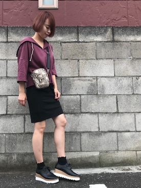 「パープル×黒」｜「アイテム（パーカー）」を使った、Rina Chishimaさん（レディース・157cm）の秋コーディネート