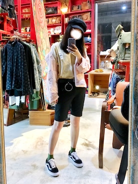 「アイテム（デニムジャケット、ピンク系）」を使った、S.uさん（レディース・164cm）の秋コーディネート