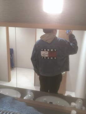 「TOMMY HILFIGER（トミーヒルフィガー）のアイテム（デニムジャケット）」を使った、班長さん（メンズ・187cm）の春コーディネート