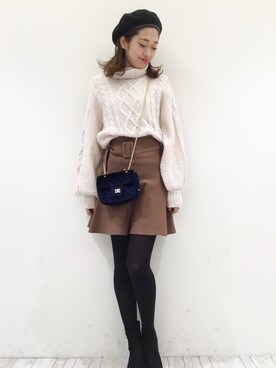 上田 綾香さんの「　ニットフレアミニスカート」を使ったコーディネート
