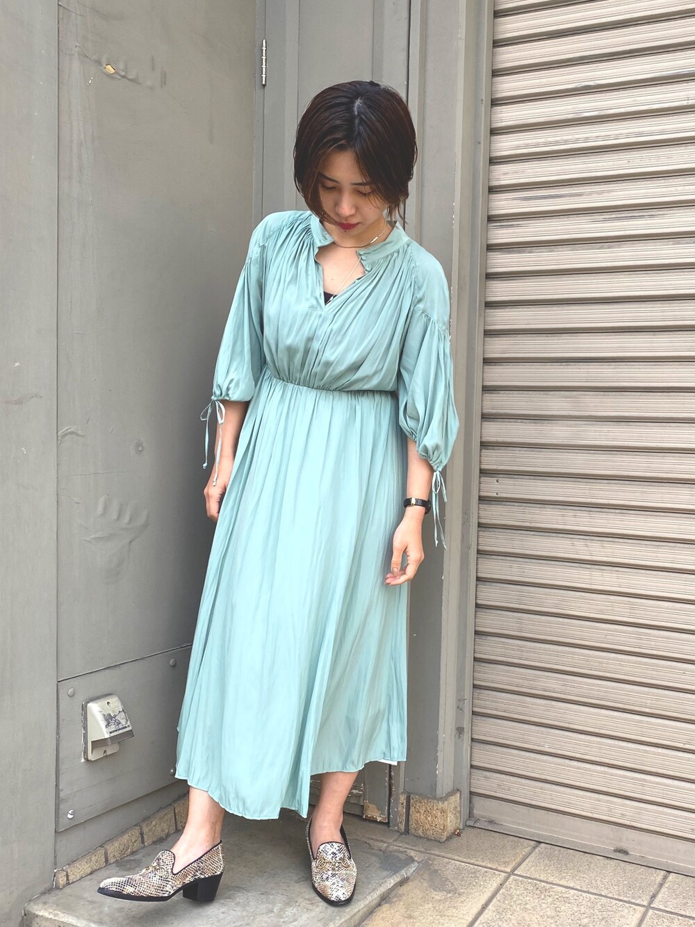 「カジュアルコーデ、今日のコーデ、休日コーデ、ラクチンコーデ、ゆるコーデ、おしゃれさんと繋がりたい、グリーン、ミントグリーン」｜「PUBLIC TOKYOの2wayハイネックギャザーワンピース（ワンピース、グリーン系）」を使った、tomiさん（レディース・160cm）の春コーディネートの1枚目の写真