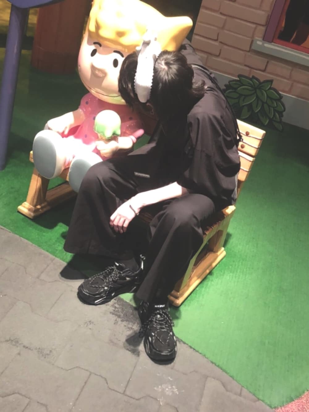 「韓国ファッション、韓国ブランド、韓国、ワイドパンツ、モノトーン、ブラックコーデ、USJ、ユニバ」｜「ADDのアイテム（シャツ/ブラウス、ブラック系）」を使った、手洗いうがいさん（メンズ・176cm）の夏コーディネートの1枚目の写真