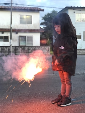 「花火」｜「アイテム（ナイロンジャケット）」を使った、こはるさん（キッズ・90cm）の夏コーディネート