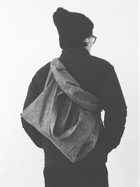 「BLESS（ブレス）のアイテム（バッグ）」を使った、SehwanChoiさん（メンズ・178cm）の冬コーディネート