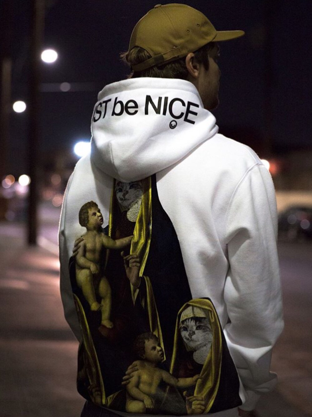 「ripndip」｜「RIPNDIPのアイテム（パーカー、ホワイト系）」を使った、Kenさん（メンズ・183cm）の春コーディネートの1枚目の写真