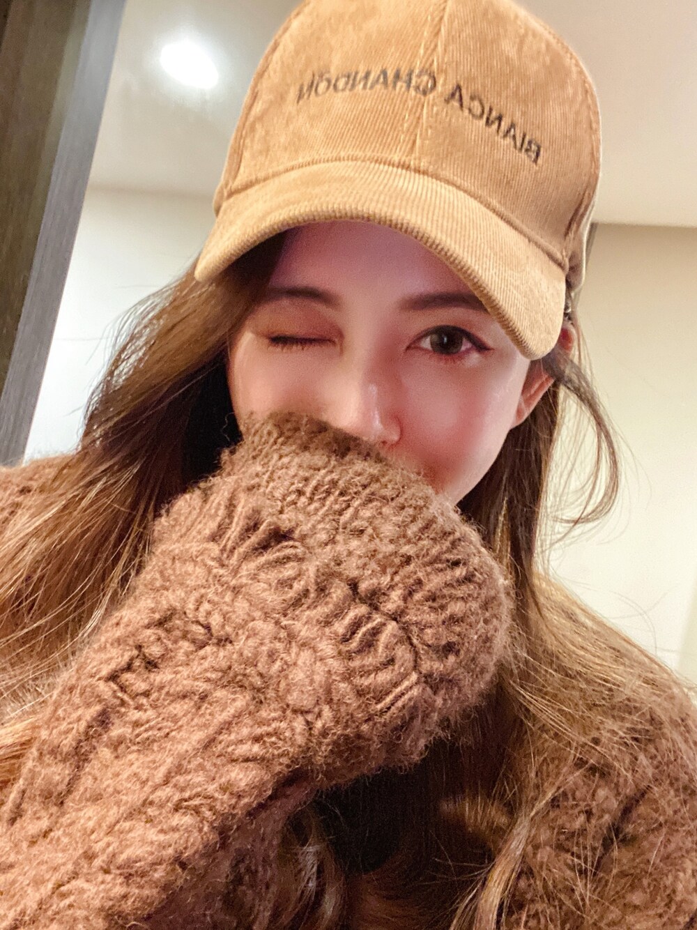 馮媛甄 Abby 馮媛甄｜SNIDELのトップスを使ったコーディネート - WEAR