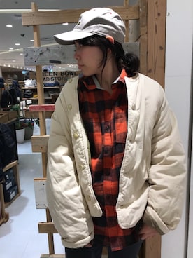 「チェックシャツ」｜「アイテム（その他アウター）」を使った、momoさん（レディース・165cm）の秋コーディネート