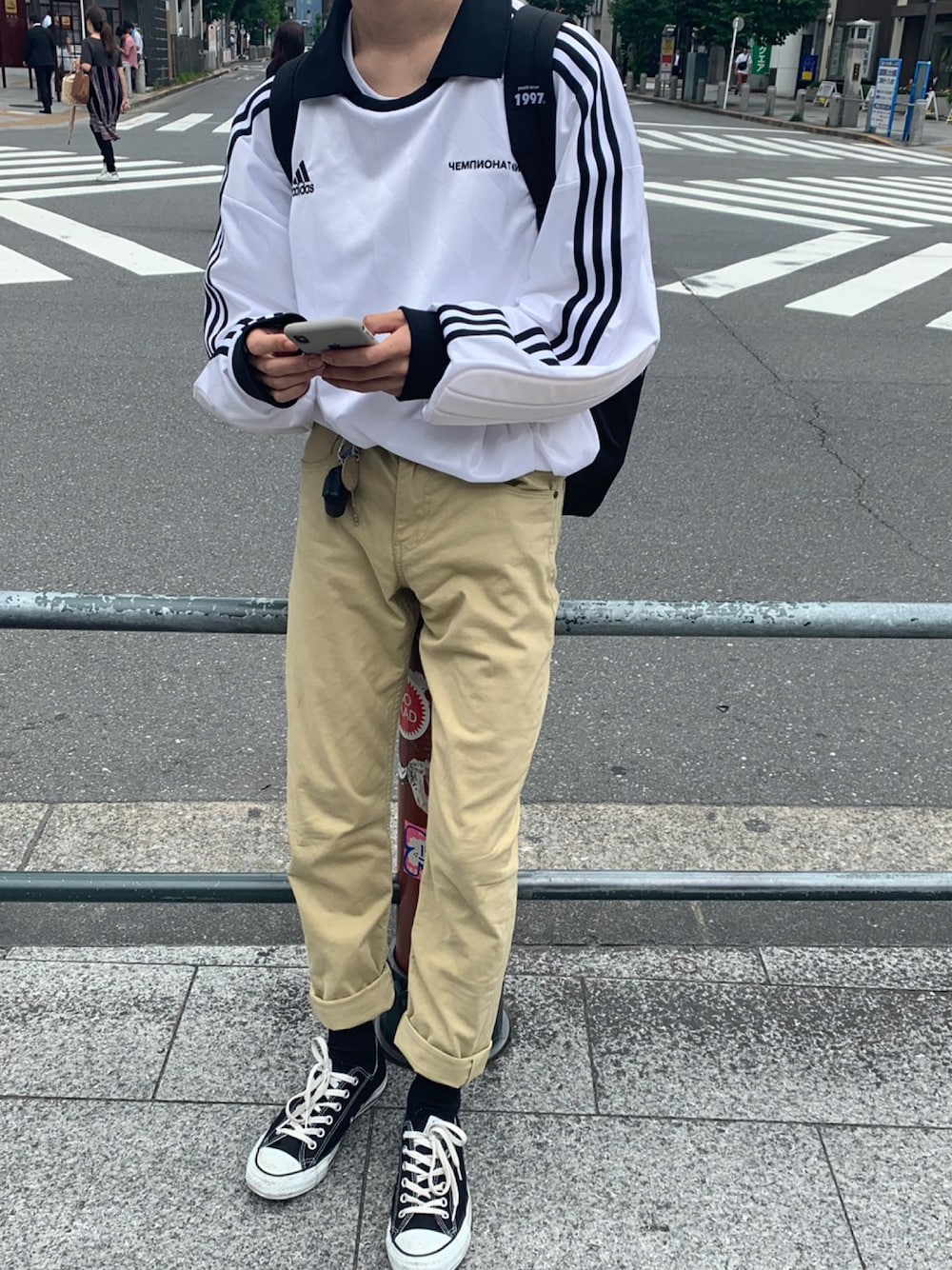 「おしゃれさんと繋がりたい、gosharubchinskiy、ootd、古着、ベージュ、youthloser、オーバーサイズ、韓国ファッション、古着MIX、カジュアルコーデ」｜「youth loserのアイテム（バックパック/リュック、ブラック系）」を使った、sbさん（メンズ・165cm）の夏コーディネートの1枚目の写真