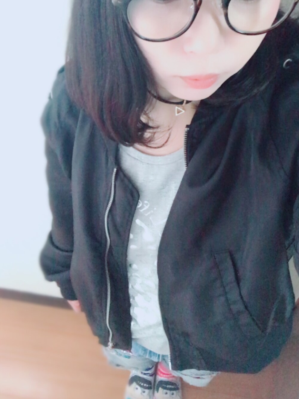 「ライブTシャツ」｜「WEGOのアイテム（ブルゾン、ブラック系）」を使った、youさん（レディース・151cm）の秋コーディネートの1枚目の写真