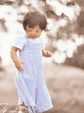 「ブルー x ホワイト」｜「アイテム（サロペット/オーバーオール）」を使った、YUYU+さん（キッズ・80cm）の春コーディネート