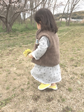 「こども ビームス（コドモビームス）のアイテム（ベスト）」を使った、YUYU+さん（キッズ・80cm）の春コーディネート