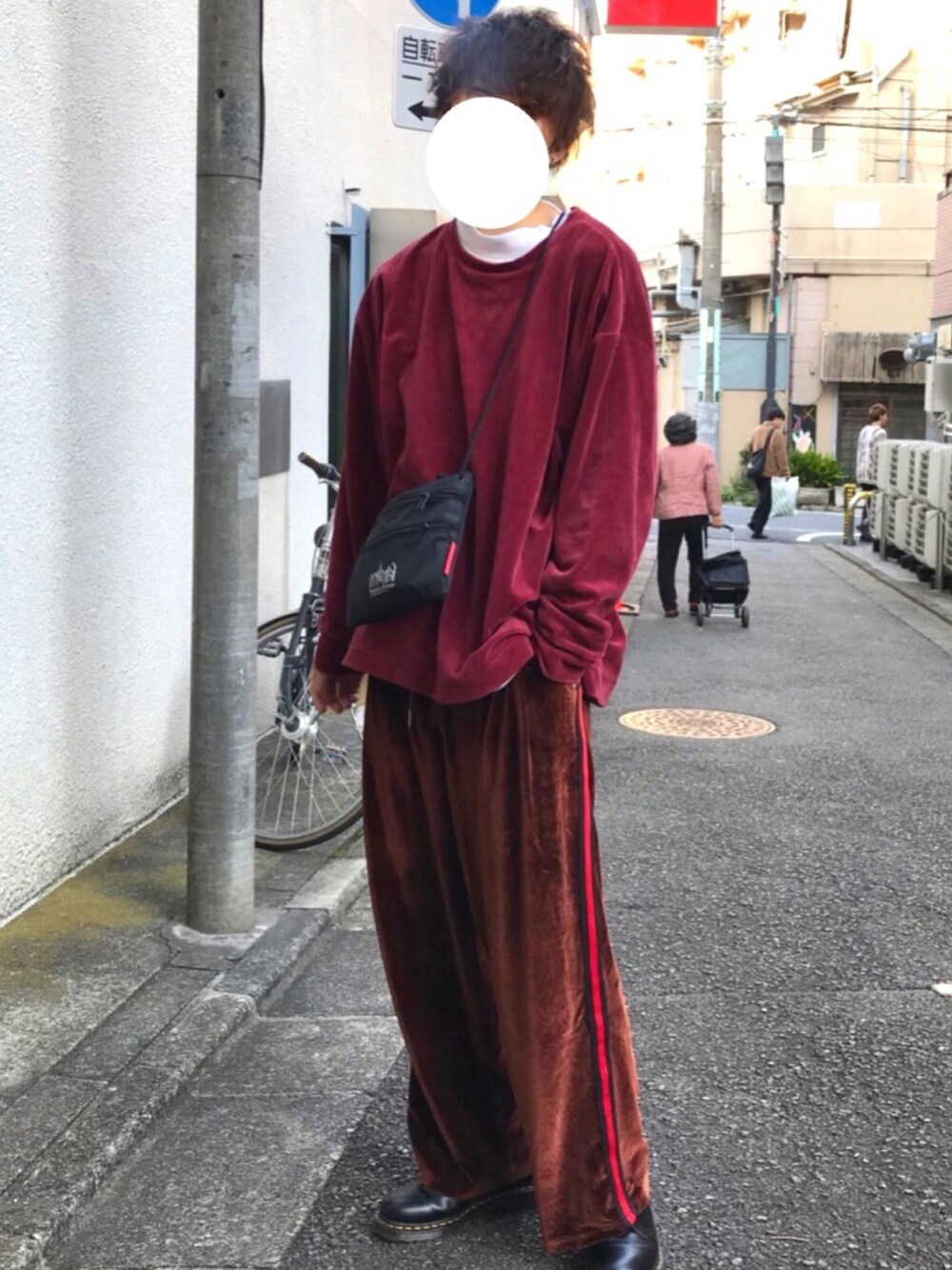 「WEGOのWEGO/ThermoStorageモックネックカットソー（Tシャツ/カットソー、ホワイト系）」を使った、まさきさん（メンズ・176cm）の秋コーディネートの1枚目の写真