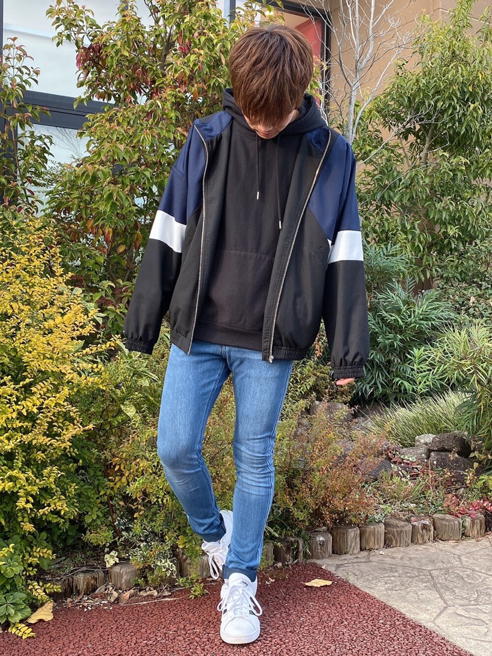 「冬のコーデ、大人コーデ、シンプル、ストリートMIX、シンプルコーデ、プチプラ、お洒落さんとつながりたい、スキニー、大学生」｜「WEGOのWEGO/カラービッグスウェットプルパーカー（パーカー、ブラック系）」を使った、ゆうさん（メンズ・174cm）の冬コーディネートの1枚目の写真