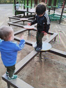 SSKKNTさん（キッズ・70cm）の春コーディネート