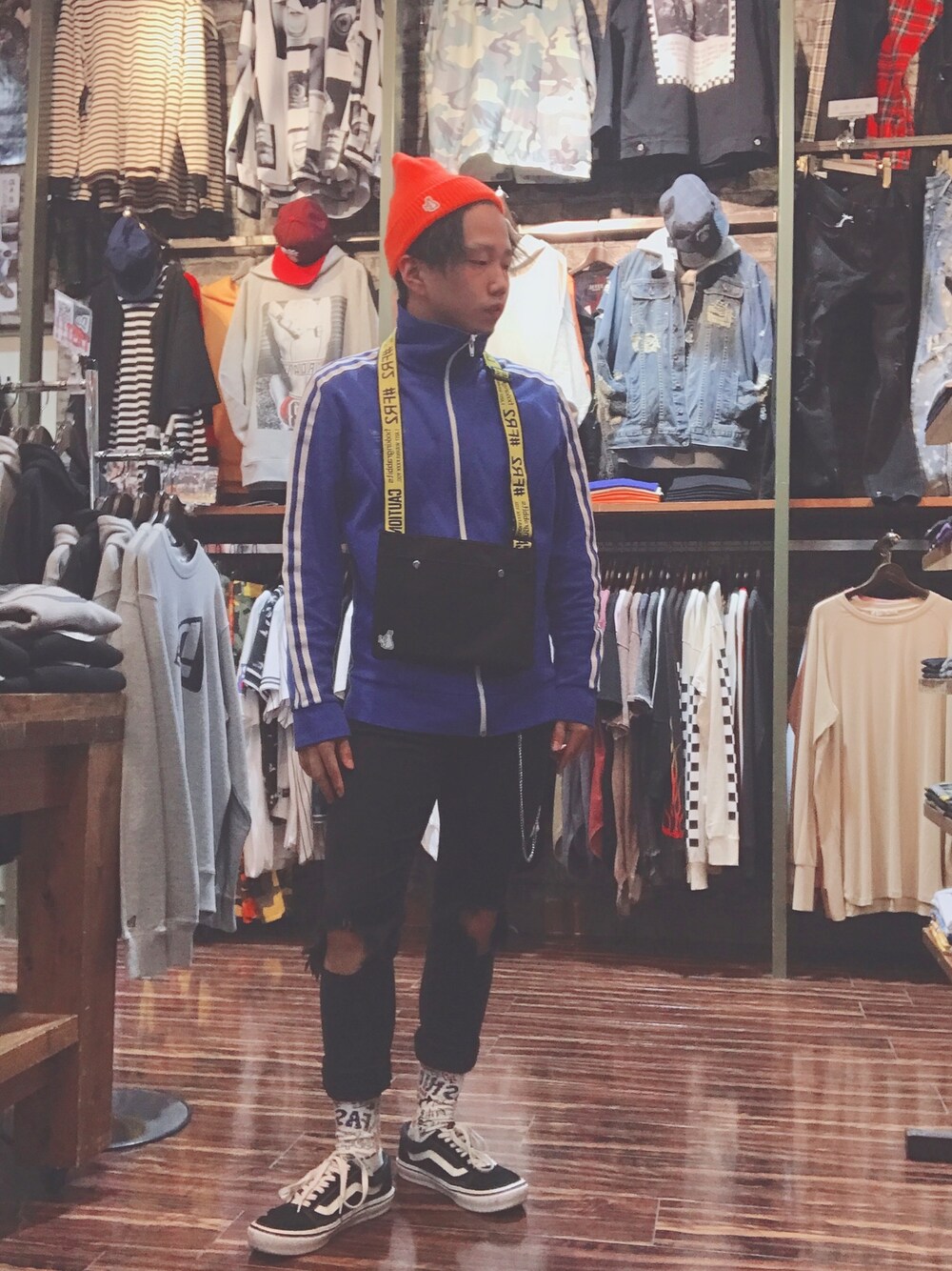 「VANS、オールドスクール、アール、GU、adidas originals、FR2」｜「adidas Originalsのアイテム（ジャケット/アウター、ブルー系）」を使った、そーまさん（メンズ・170cm）の冬コーディネートの1枚目の写真