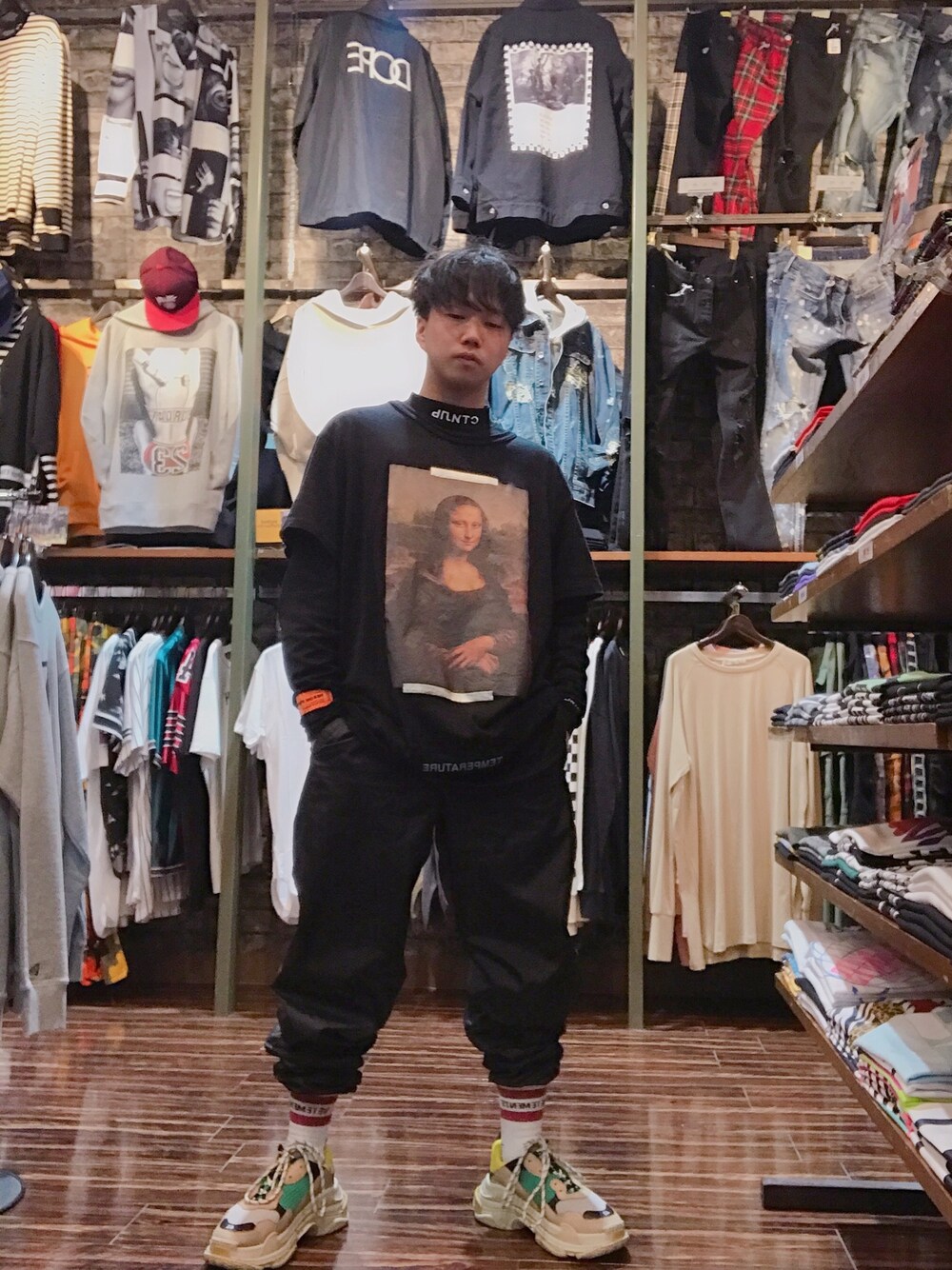 「BALENCIAGA、triples、トリプルS、vetements、reebok、vetements reebok、adidas originals、heronpreston、off white、オフホワイト」｜「BALENCIAGAのアイテム（スニーカー、その他）」を使った、そーまさん（メンズ・170cm）の冬コーディネートの1枚目の写真