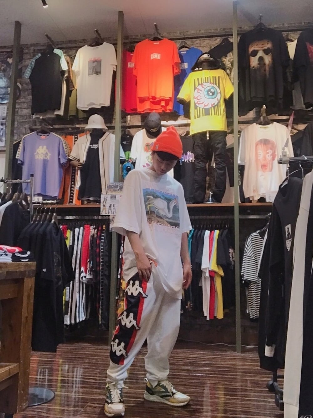 「KAPPA、heronpreston、fxxking rabbits、FR2」｜「heron prestonのアイテム（Tシャツ/カットソー、ホワイト系）」を使った、そーまさん（メンズ・170cm）の春コーディネートの1枚目の写真
