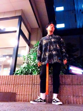 「オフホワイト」｜「アイテム（音楽/本・雑誌）」を使った、そーまさん（メンズ・170cm）の春コーディネート