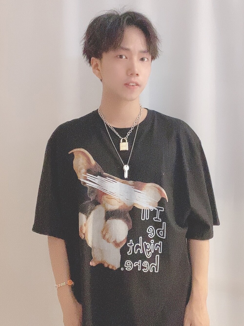 「WEGO、シンプルコーデ、夏コーデ、おしゃれさんと繋がりたい、ラフ、休日スタイル、ゆるコーデ、半袖シャツ、ブラック、Tシャツ」｜「WEGOのアイテム（ネックレス、ゴールド系）」を使った、そーまさん（メンズ・170cm）の夏コーディネートの1枚目の写真